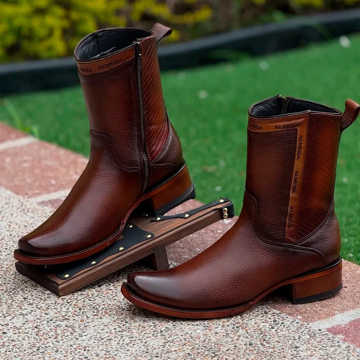 Kit Bota Almeida 3.0 em Couro Legítimo com Palmilha Ortopédica +BRINDES: Boné, Cinto e Carteira